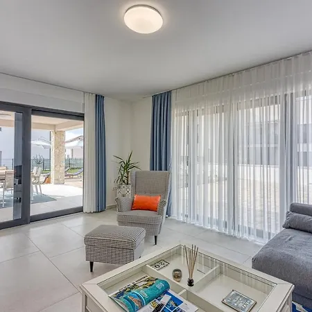 Vila Klementina With Pool And Whirlpool *