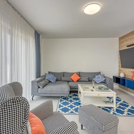 Klementina With Pool And Whirlpool Vila