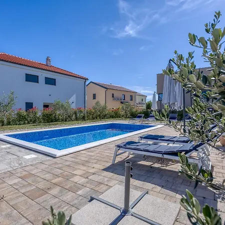 Vila Klementina With Pool And Whirlpool Krnica