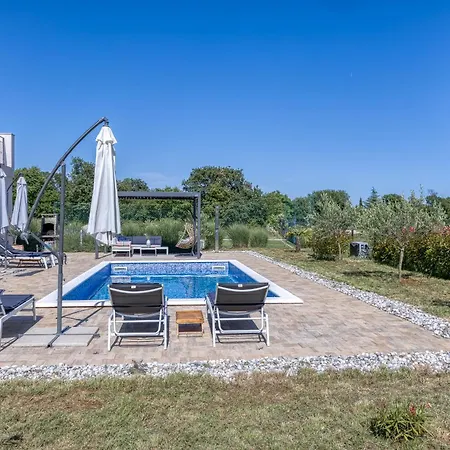 Klementina With Pool And Whirlpool Vila *