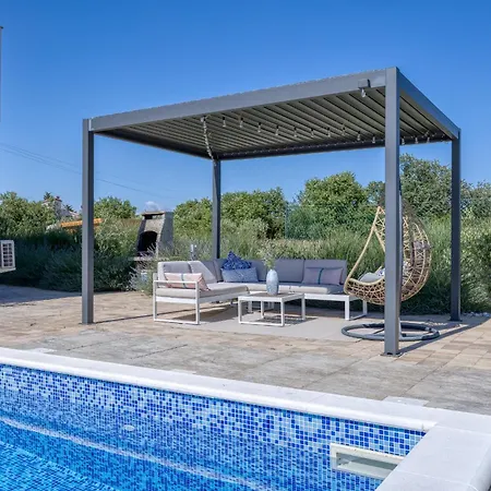 Vila Klementina With Pool And Whirlpool Krnica