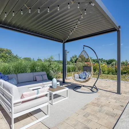 Klementina With Pool And Whirlpool Vila