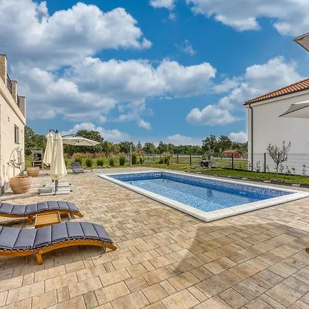 Villa Klementina With Pool And Whirlpool