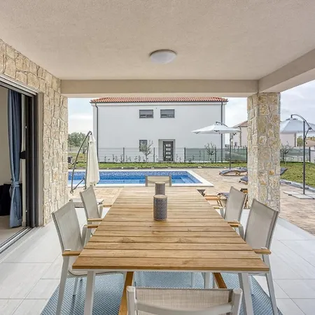 Klementina With Pool And Whirlpool Villa