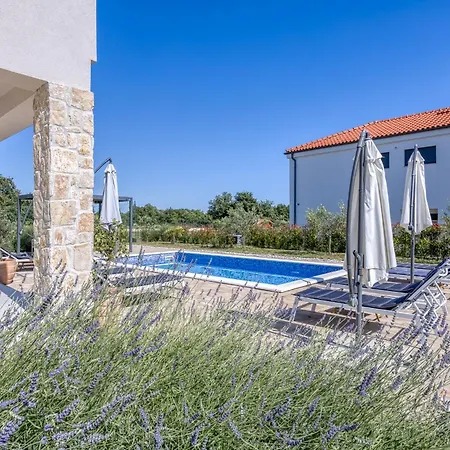 Klementina With Pool And Whirlpool *